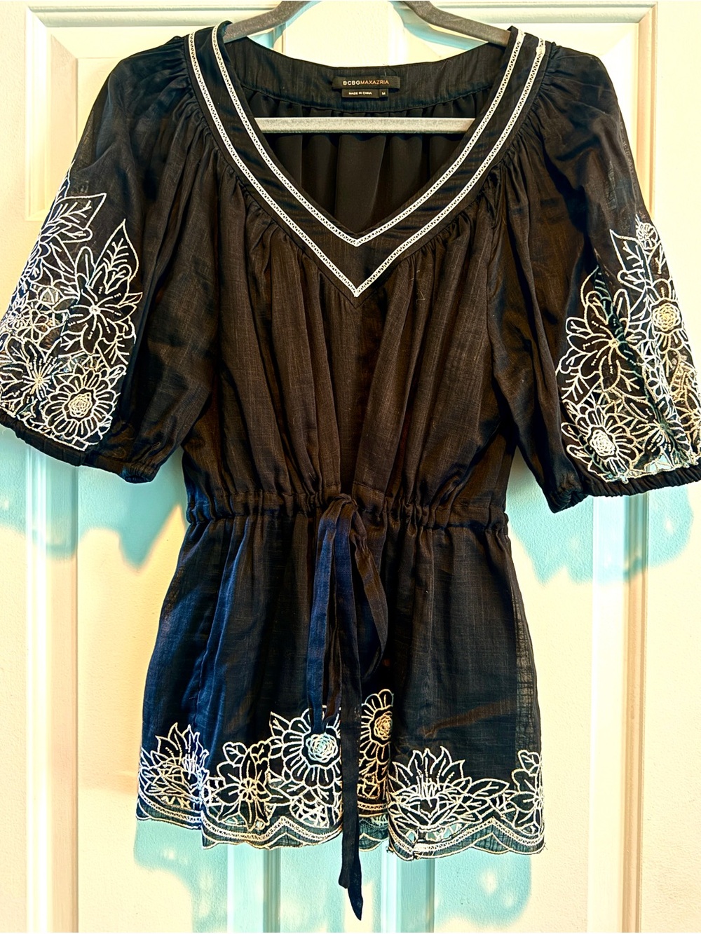 BCBG Black Embroidered Floral Kimono Blouse with White Threading Detail